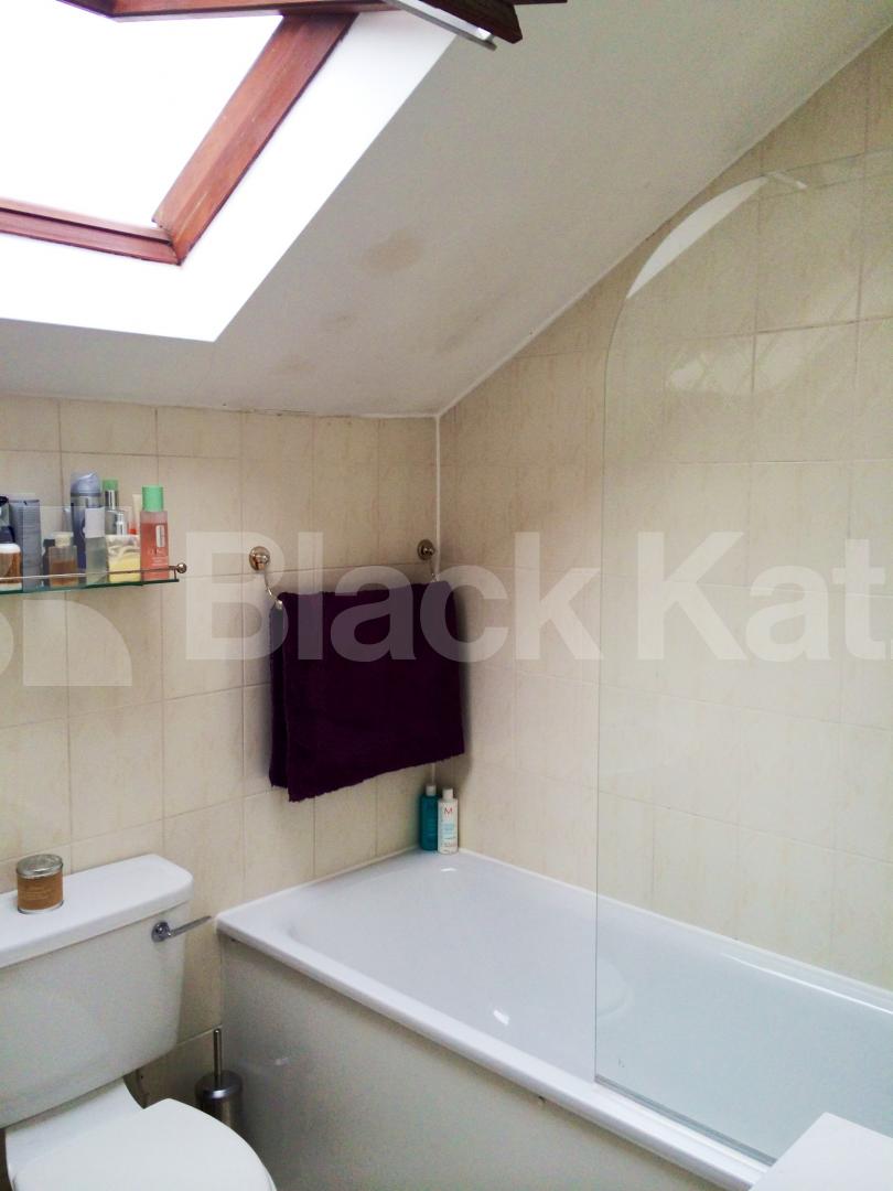 			UNDER OFFER, 2 Bedroom, 1 bath, 1 reception Apartment			 Abbeville Road, Abbeville Village